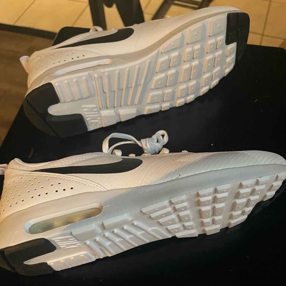 Nike Women’s Air Max Tavas white/black